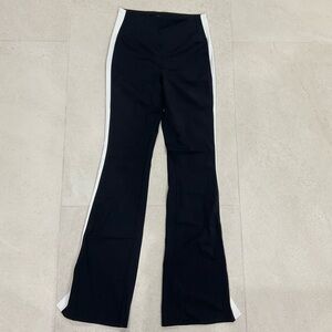 Wilson Flare Legging